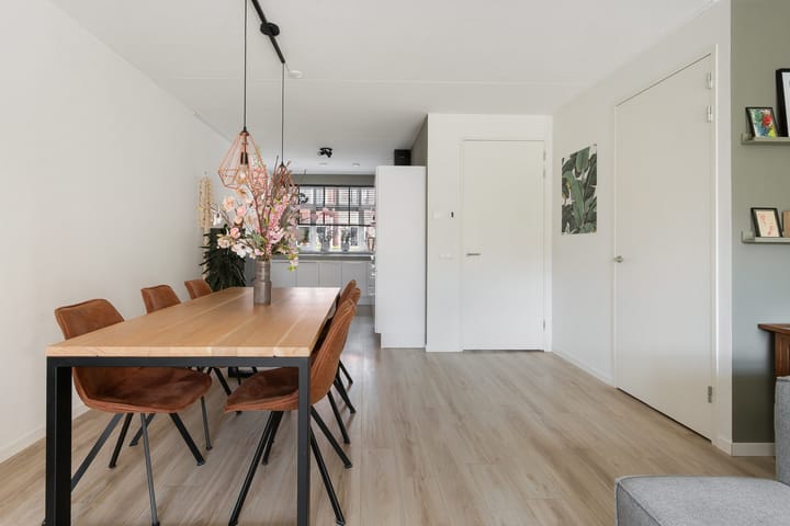 Tussenwoning te koop: Wijnie Jabaaijlaan 18, Dordrecht