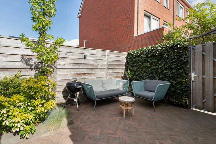Tussenwoning te koop: Wijnie Jabaaijlaan 18, Dordrecht