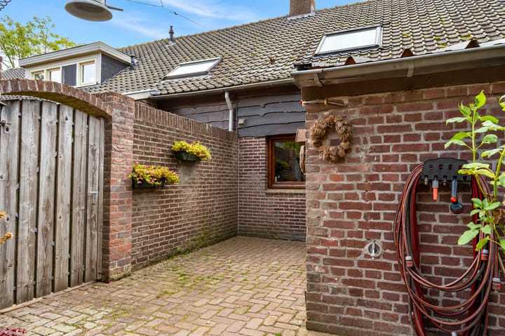 Twee-onder-één-kap te koop: De Brentjes 41, Koningslust