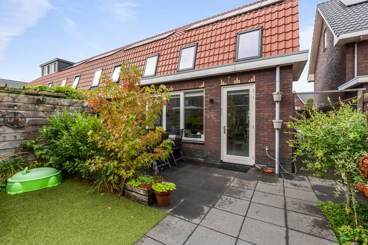 Hoekwoning te koop: Nova zembla 19, Noord-Scharwoude