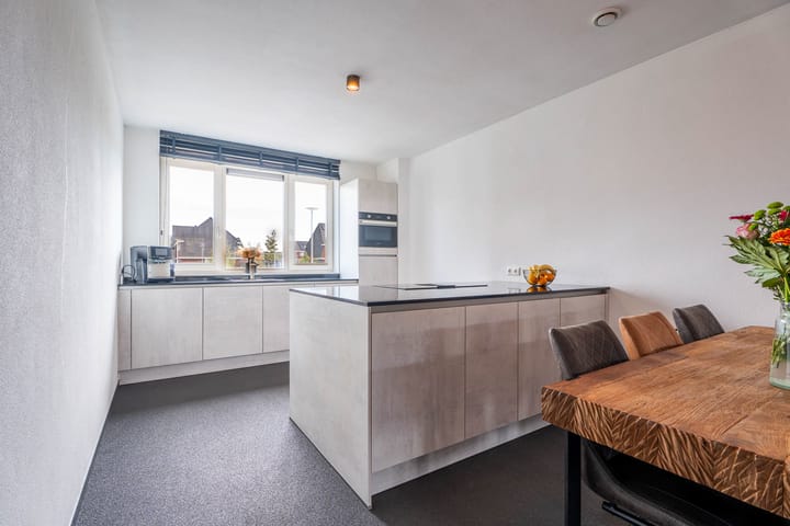 Tussenwoning te koop: Rijperkerkpark 102, Tilburg