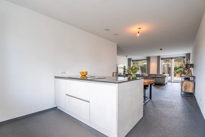 Tussenwoning te koop: Rijperkerkpark 102, Tilburg