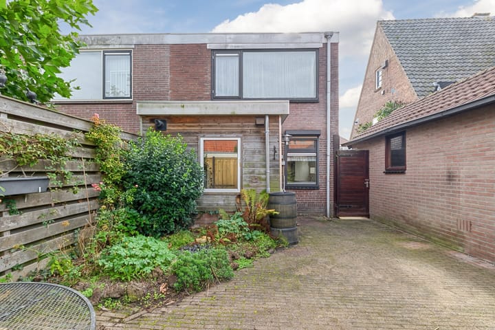 Twee-onder-één-kap te koop: Prins Hendrikstraat 12, Meppel