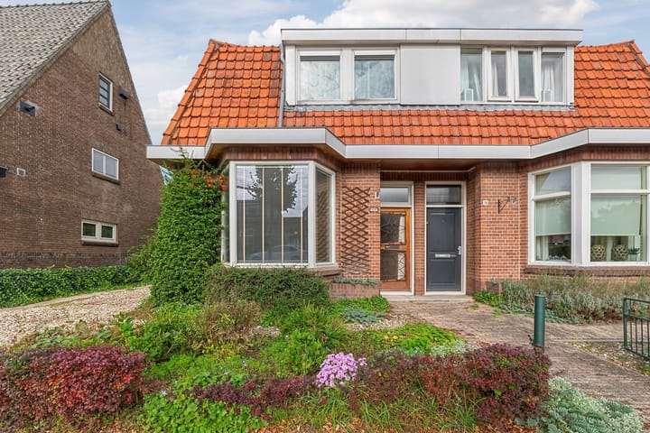 Twee-onder-één-kap te koop: Prins Hendrikstraat 12, Meppel