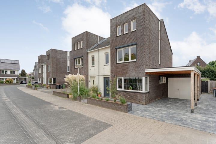 Twee-onder-één-kap te koop: Erve Ruitminck 18, Hardenberg