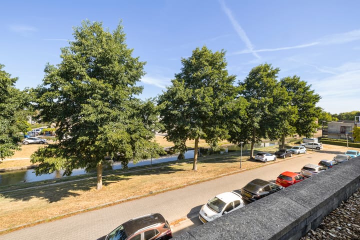 Tussenwoning te koop: Piranesistraat 16, Almere