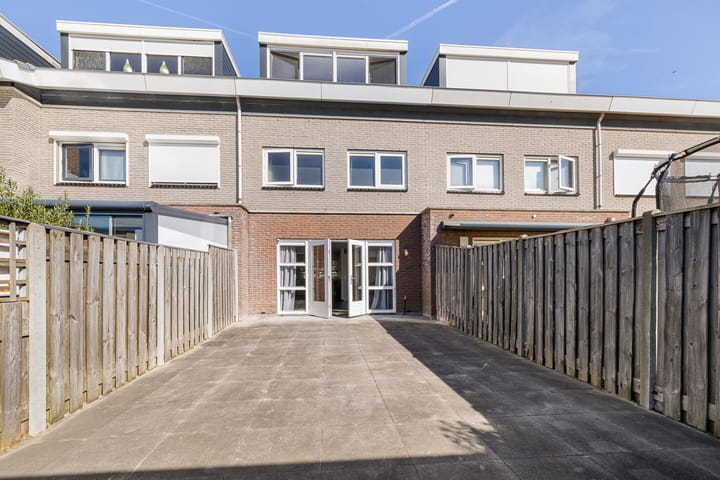 Tussenwoning te koop: Piranesistraat 16, Almere