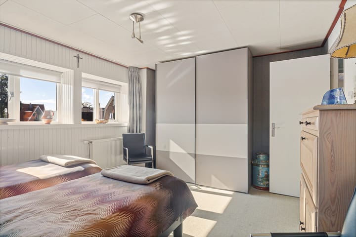 Twee-onder-één-kap te koop: Dorpsstraat 449, Assendelft