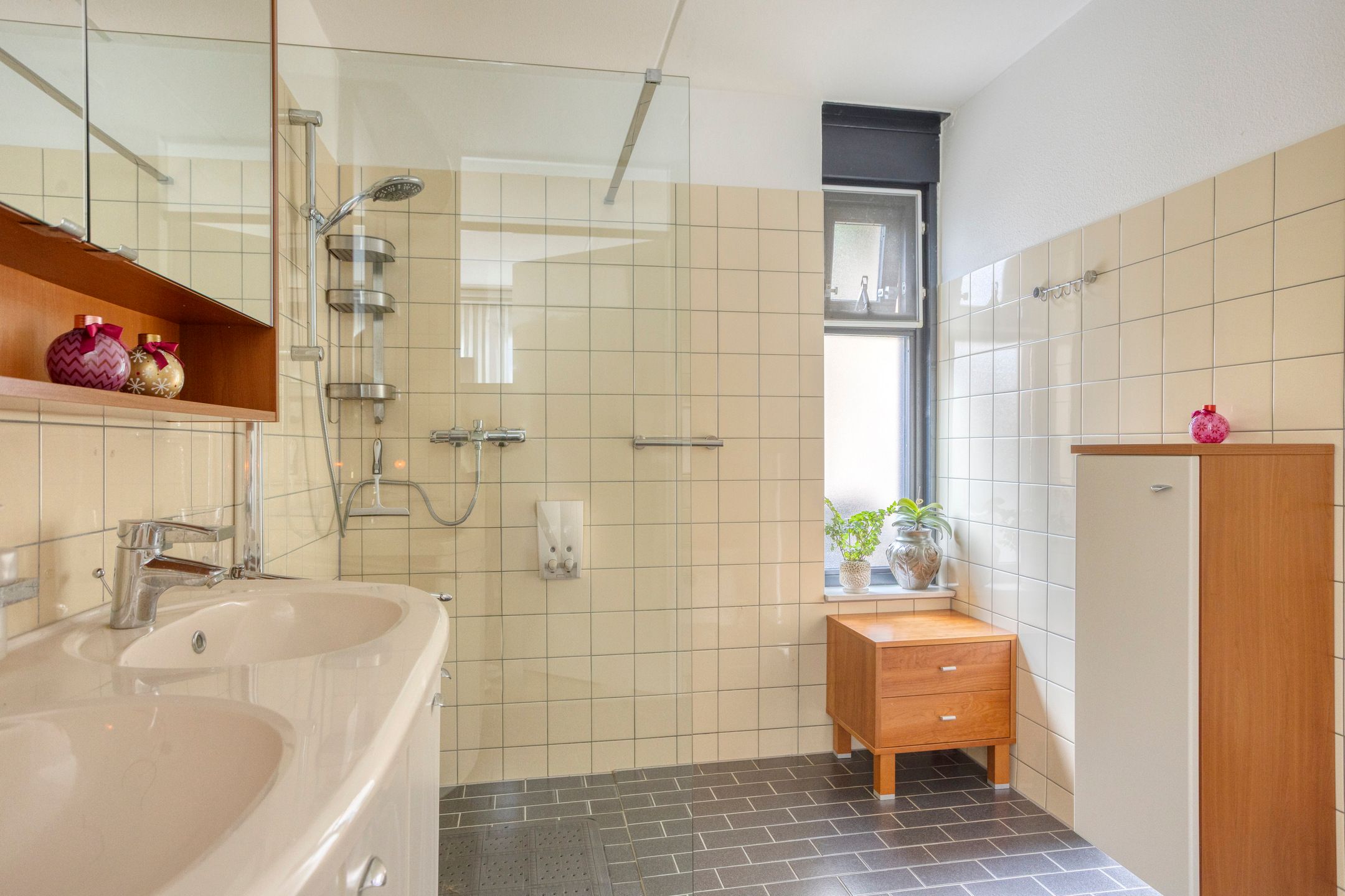 Photo 12 of Dr.Schaepmanstraat 32