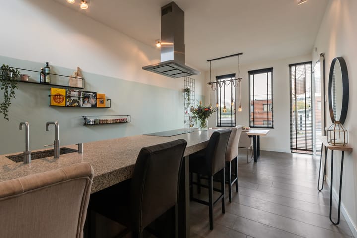 Tussenwoning te koop: Werf van Schouten 100, Dordrecht