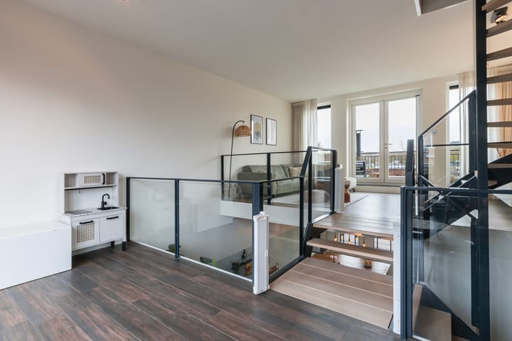 Tussenwoning te koop: Werf van Schouten 100, Dordrecht