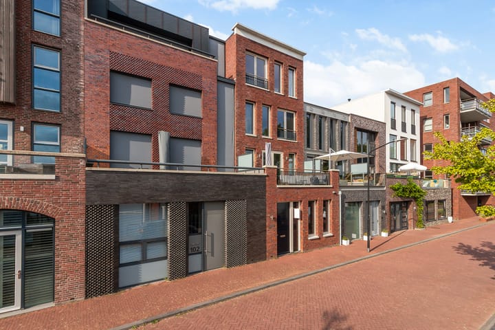 Tussenwoning te koop: Werf van Schouten 100, Dordrecht