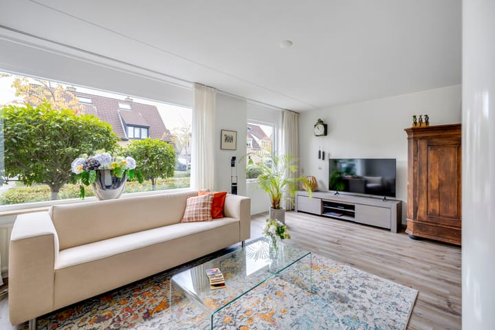 Tussenwoning te koop: Marshalllaan 11, Hellevoetsluis