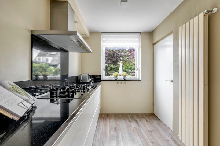 Tussenwoning te koop: Marshalllaan 11, Hellevoetsluis