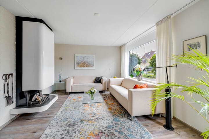 Tussenwoning te koop: Marshalllaan 11, Hellevoetsluis