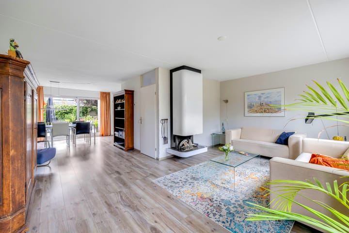 Tussenwoning te koop: Marshalllaan 11, Hellevoetsluis