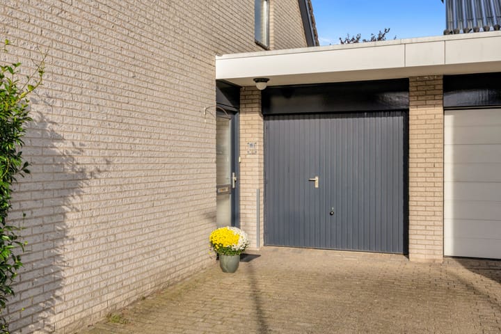 Tussenwoning te koop: Marshalllaan 11, Hellevoetsluis