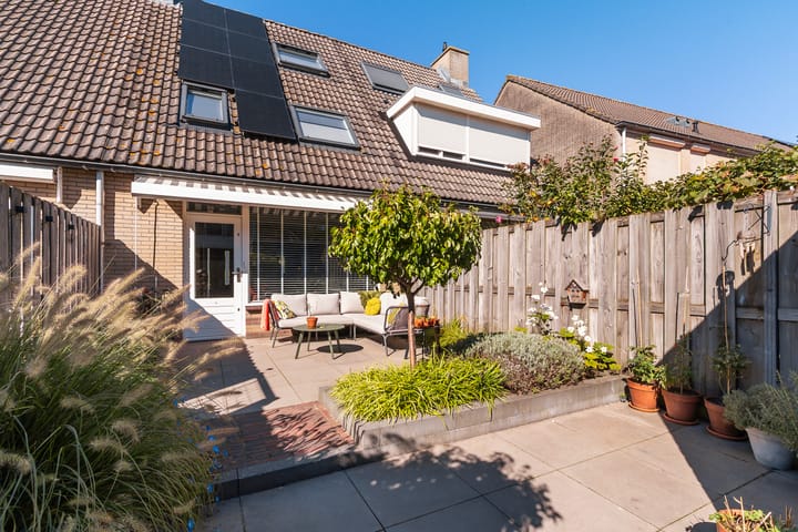 Tussenwoning te koop: Johanna Naber-erf 577, Dordrecht