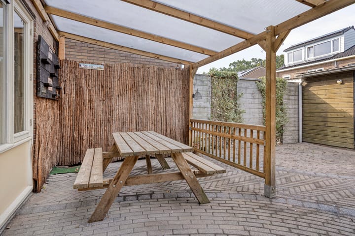 Tussenwoning te koop: Klaproosweg 6, Zwolle