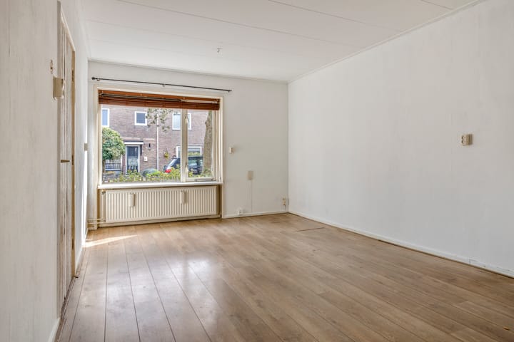 Tussenwoning te koop: Klaproosweg 6, Zwolle