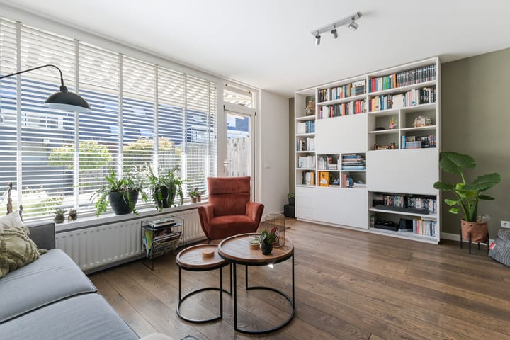 Tussenwoning te koop: Johanna Naber-erf 577, Dordrecht