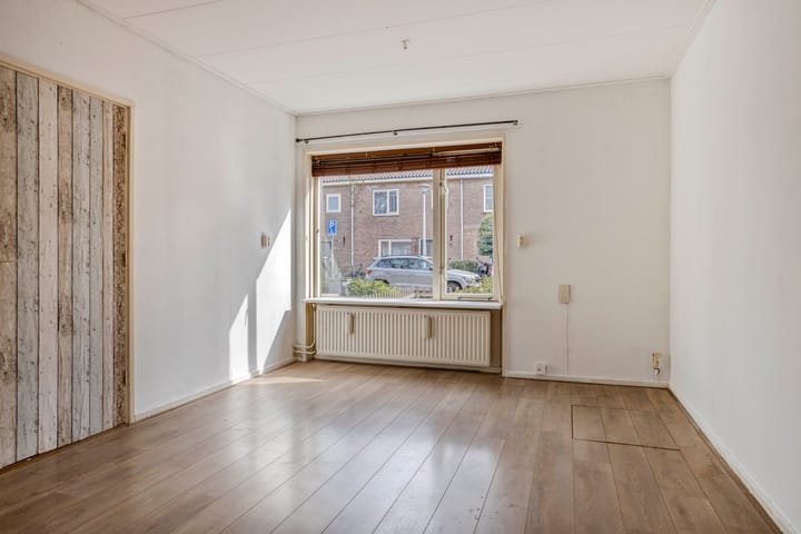 Tussenwoning te koop: Klaproosweg 6, Zwolle