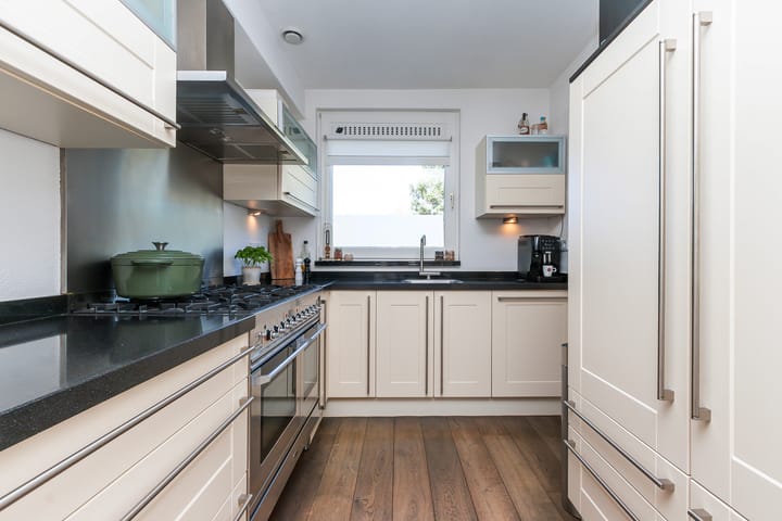 Tussenwoning te koop: Johanna Naber-erf 577, Dordrecht