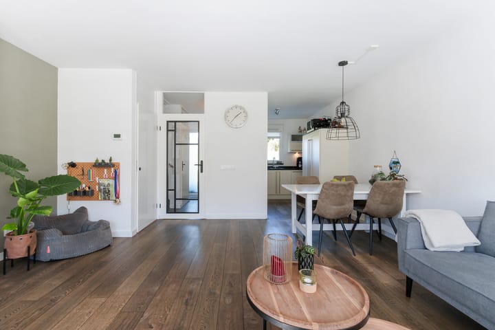 Tussenwoning te koop: Johanna Naber-erf 577, Dordrecht