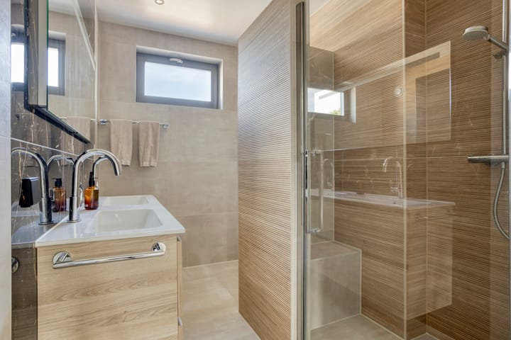 Hoekwoning te koop: Spoorstraat 153, Noord-Scharwoude