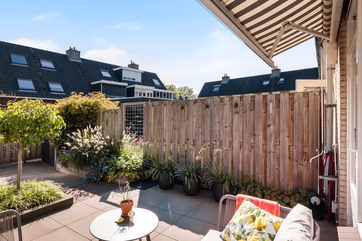 Tussenwoning te koop: Johanna Naber-erf 577, Dordrecht