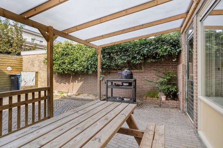 Tussenwoning te koop: Klaproosweg 6, Zwolle