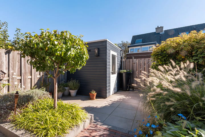 Tussenwoning te koop: Johanna Naber-erf 577, Dordrecht