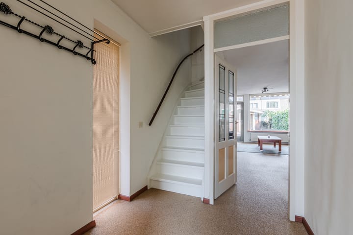 Twee-onder-één-kap te koop: Hobbemastraat 40, Ede