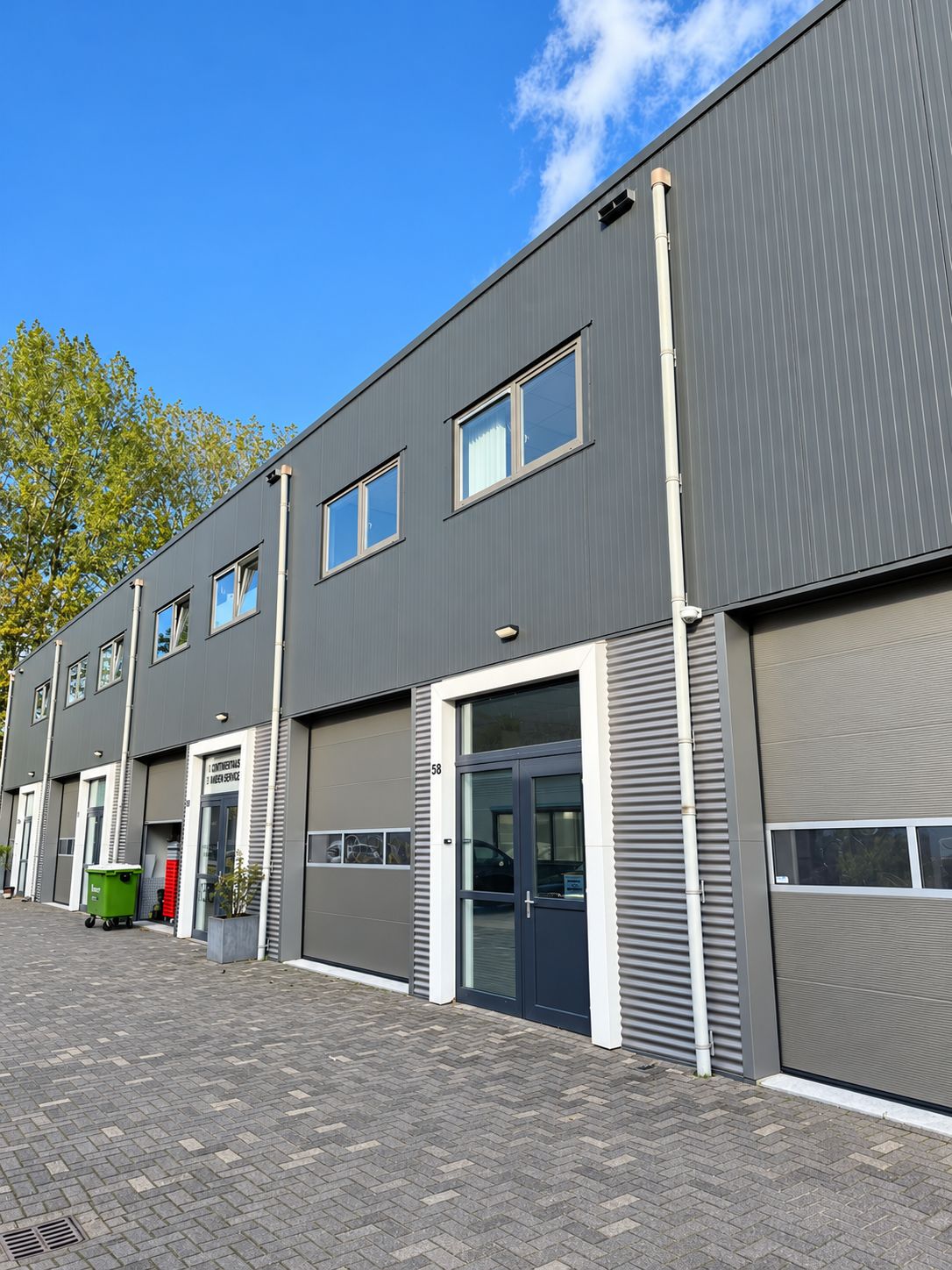 View photo 2 of Vlambloem 85-B
