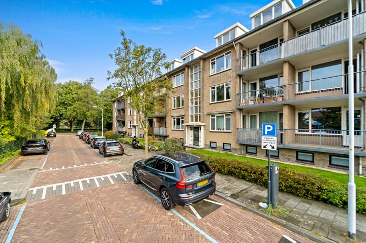 Appartement te koop: van Zegwaardstraat 382, Voorburg