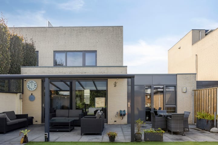 Tussenwoning te koop: Leeuwenstein 23, Udenhout