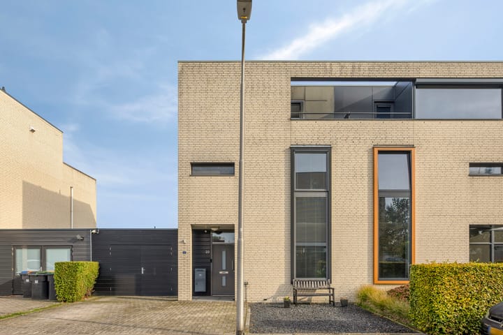 Tussenwoning te koop: Leeuwenstein 23, Udenhout