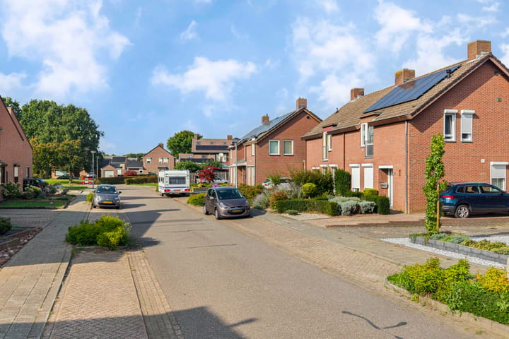 Tussenwoning te koop: Boegspriet 11, Maasbracht