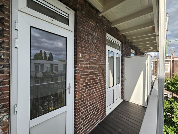 Appartement te huur: Meerhuizenstraat 5-3, Amsterdam