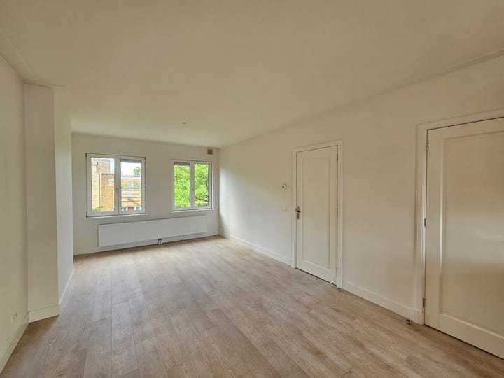 Appartement te huur: Meerhuizenstraat 5-3, Amsterdam