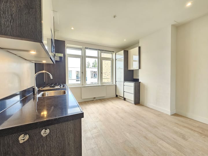 Appartement te huur: Meerhuizenstraat 5-3, Amsterdam