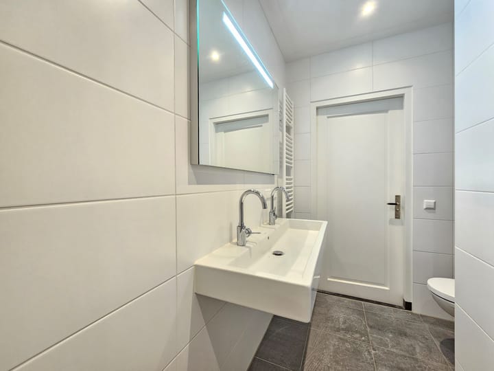 Appartement te huur: Meerhuizenstraat 5-3, Amsterdam