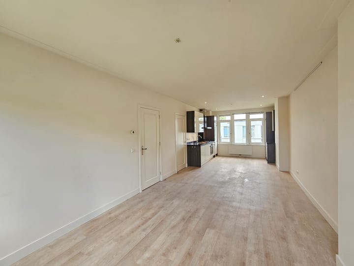 Appartement te huur: Meerhuizenstraat 5-3, Amsterdam