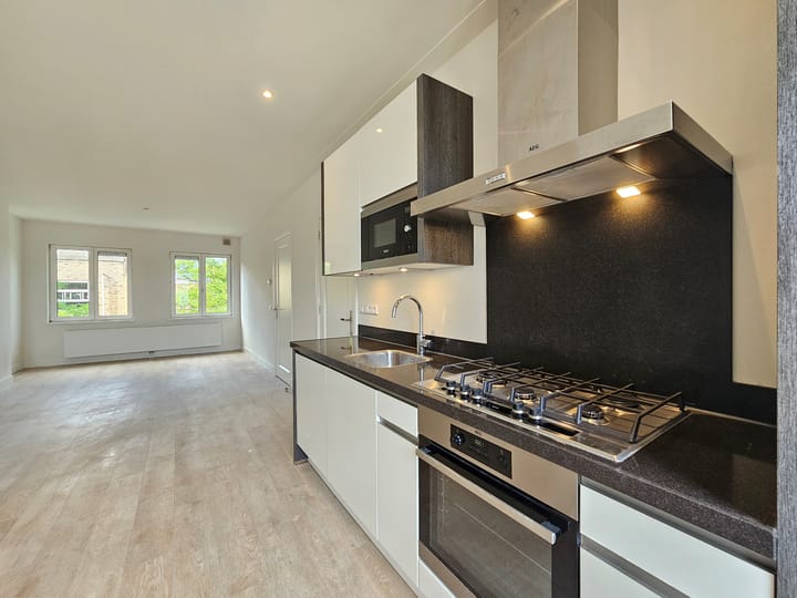 Appartement te huur: Meerhuizenstraat 5-3, Amsterdam