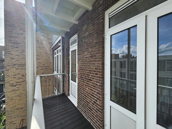 Appartement te huur: Meerhuizenstraat 5-3, Amsterdam