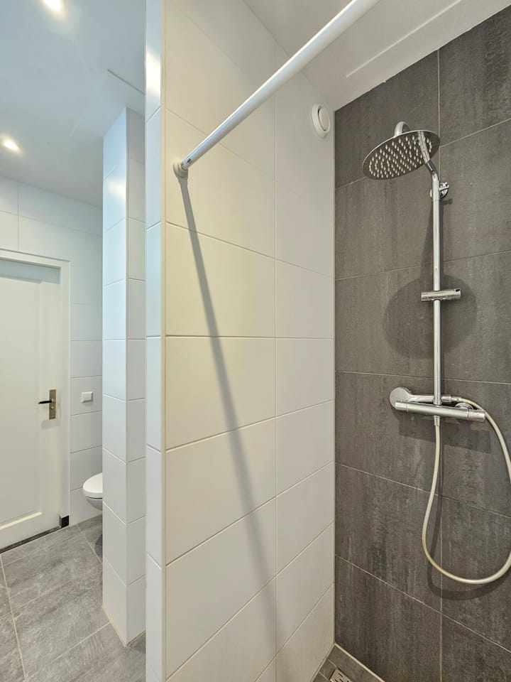 Appartement te huur: Meerhuizenstraat 5-3, Amsterdam