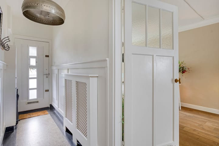 Twee-onder-één-kap te koop: Dorpsstraat 129, Helmond