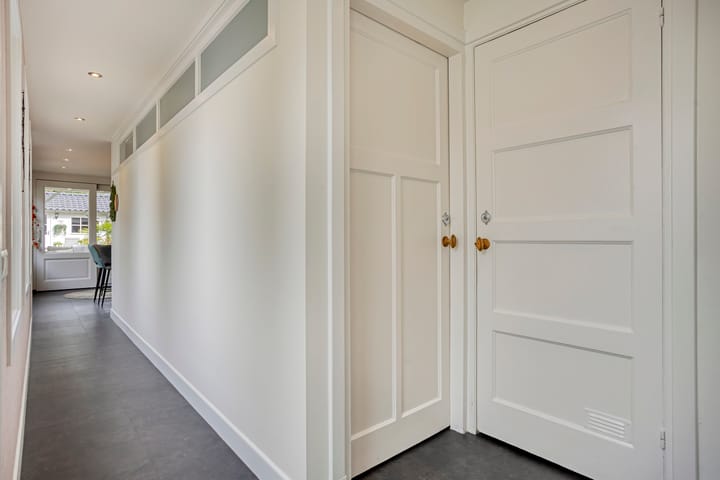 Twee-onder-één-kap te koop: Dorpsstraat 129, Helmond