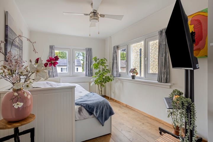 Twee-onder-één-kap te koop: Dorpsstraat 129, Helmond
