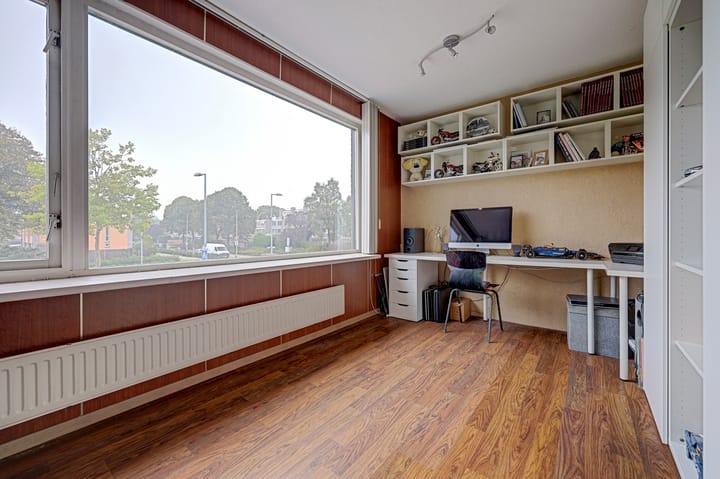 Tussenwoning te koop: Kouwenaardseweg 66, Hoogvliet Rotterdam